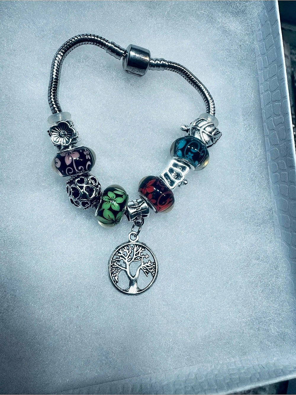 Beaded Charm Bracelet Silver & Green Like New